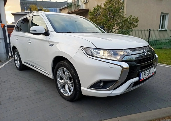 Mitsubishi Outlander cena 95000 przebieg: 67000, rok produkcji 2019 z Rydzyna małe 172